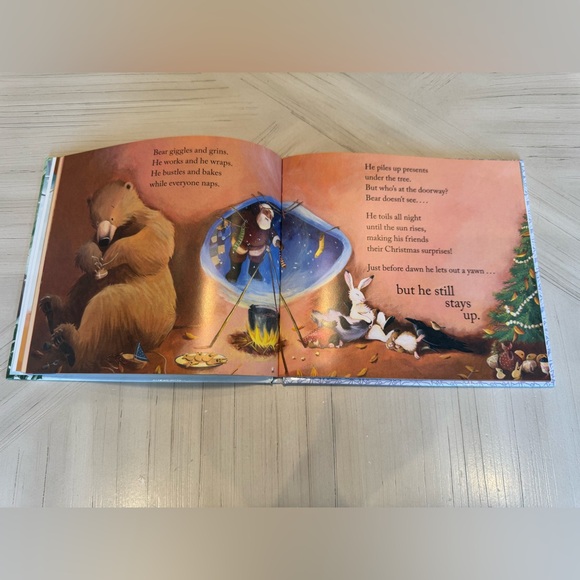 Bear Stays Up for Christmas – Children’s Book by Karma Wilson & Jane Chapman - Picture 11 of 12